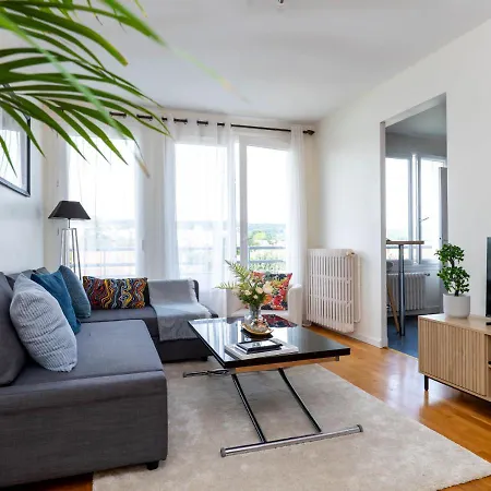 Fonctionnel, Balcon ,2 Minutes Gare ,17 Minutes Paris Apartment
